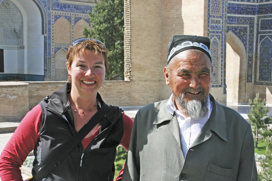 Reiseleiterin Annette in Usbekistan